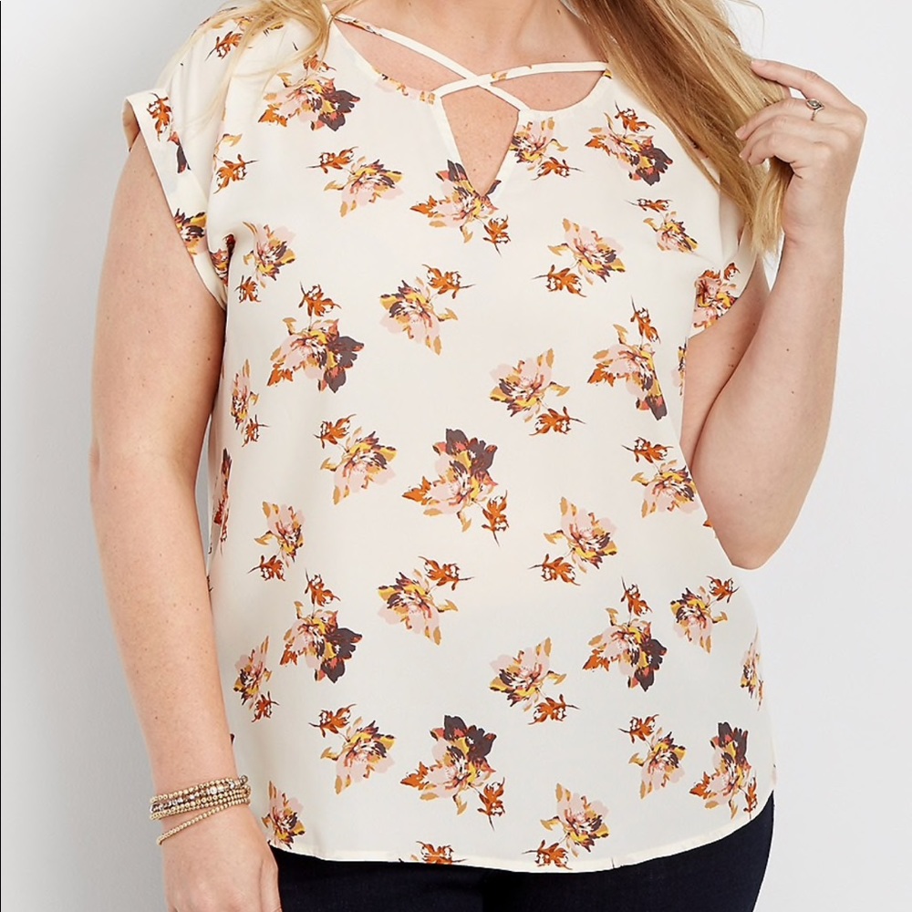 Maurices plus size lattice neck floral tee size 2